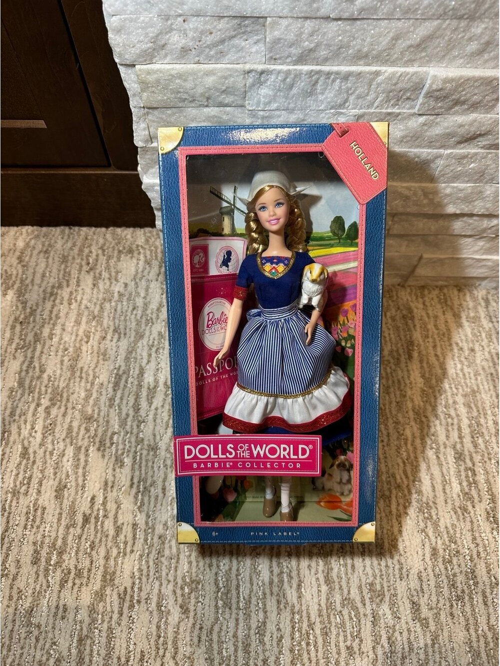 Barbie Dolls of the World Holland Dutch Collector Doll 2011 Pink Label NIB